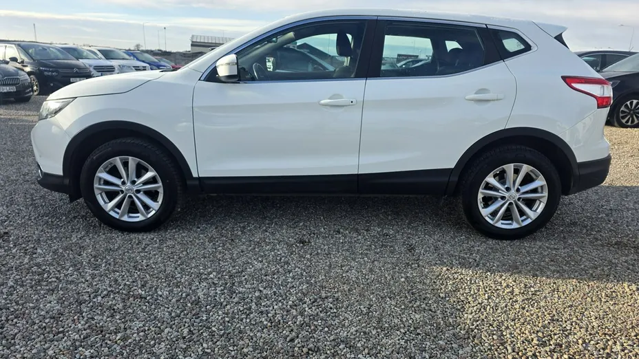 NISSAN Qashqai -