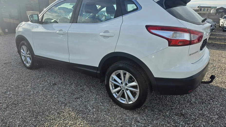 NISSAN Qashqai -