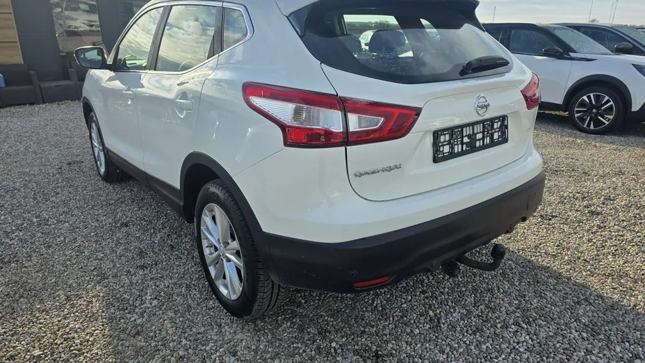 NISSAN Qashqai -
