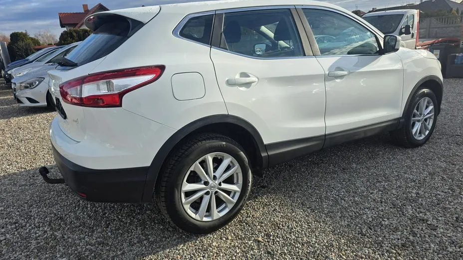 NISSAN Qashqai -