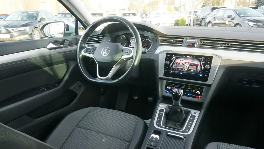 VOLKSWAGEN Passat -