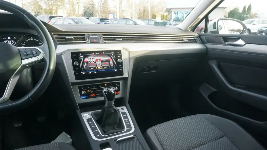VOLKSWAGEN Passat -