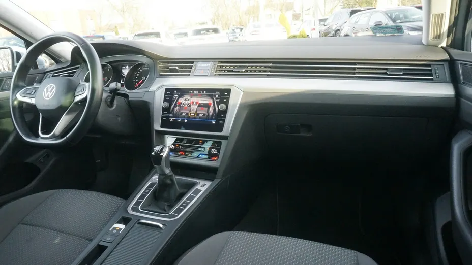 VOLKSWAGEN Passat -