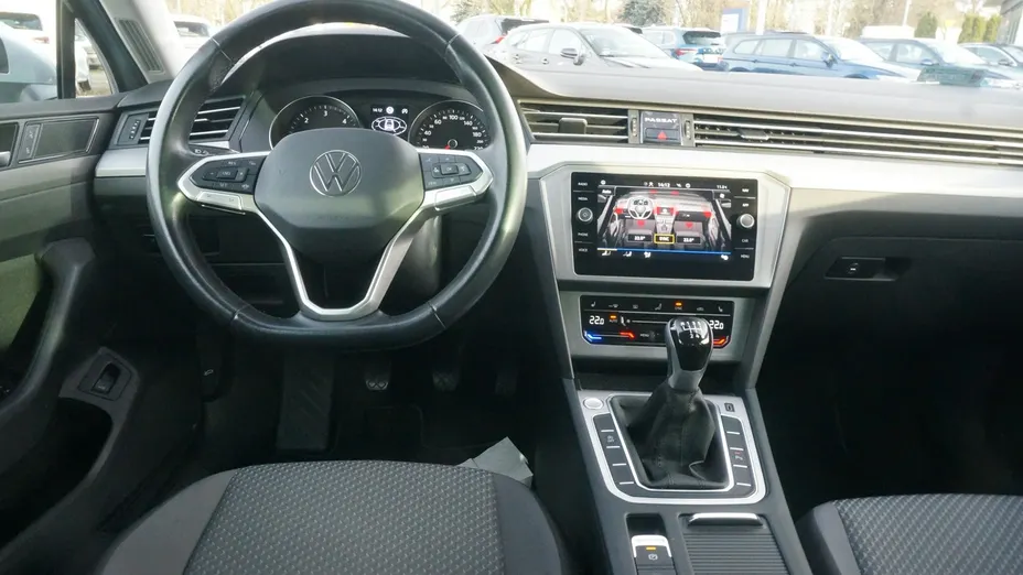VOLKSWAGEN Passat -