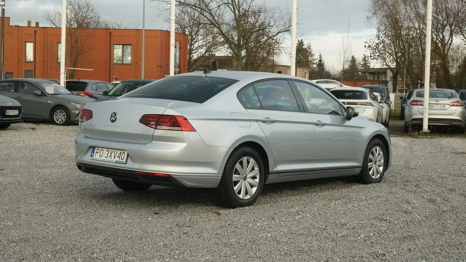 VOLKSWAGEN Passat -