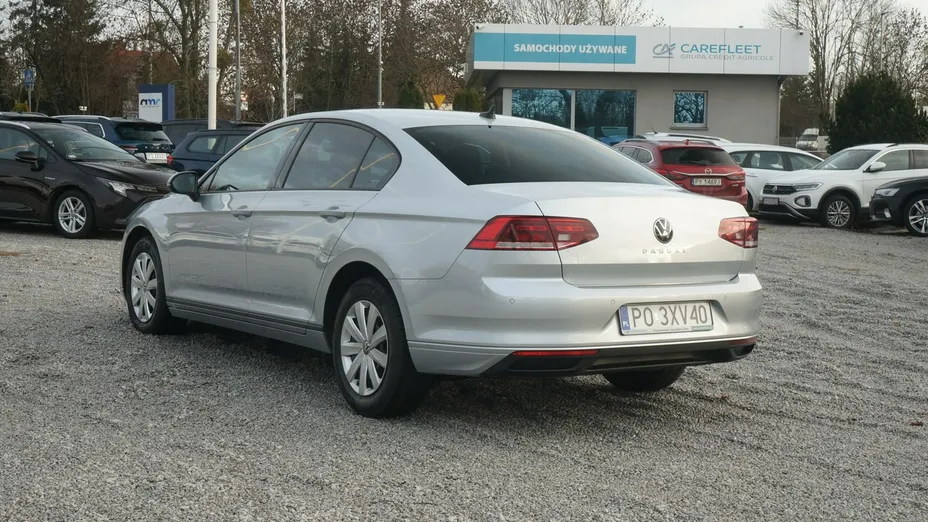 VOLKSWAGEN Passat -