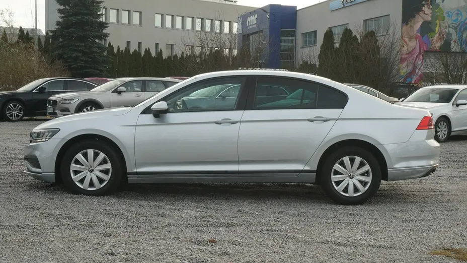 VOLKSWAGEN Passat -