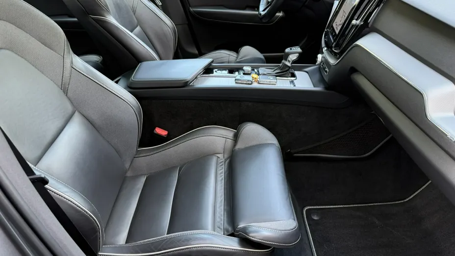 VOLVO XC60 -