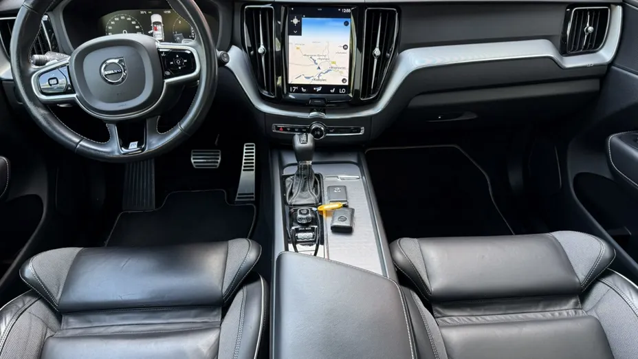 VOLVO XC60 -