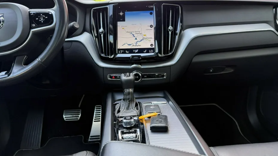 VOLVO XC60 -