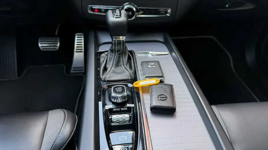 VOLVO XC60 -