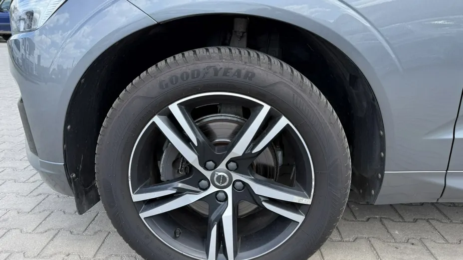 VOLVO XC60 -