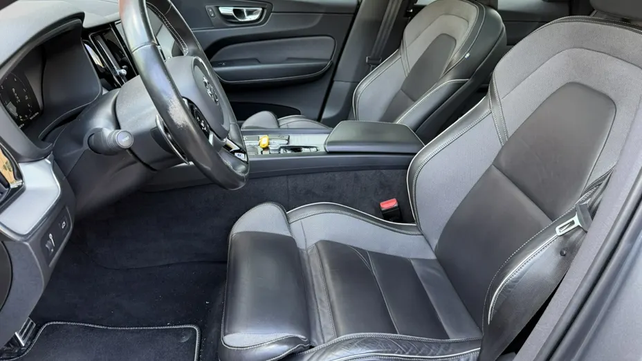 VOLVO XC60 -