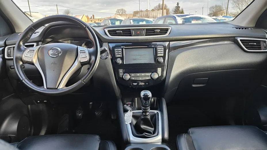 NISSAN Qashqai -