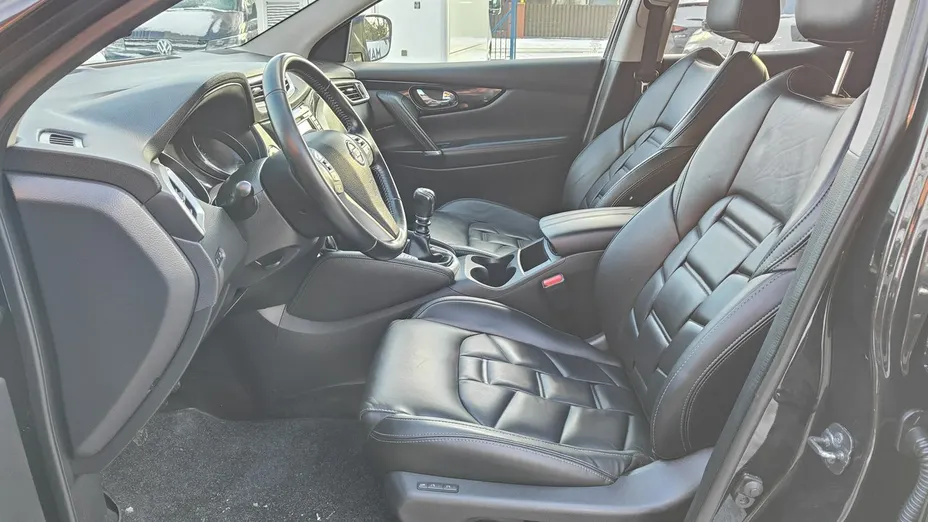 NISSAN Qashqai -