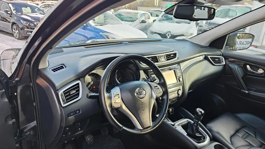 NISSAN Qashqai -
