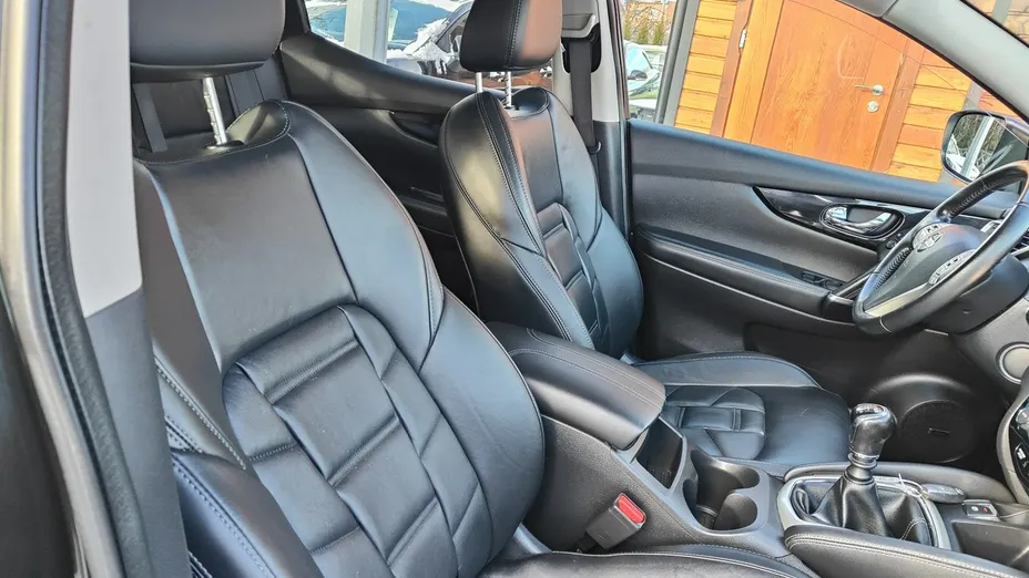 NISSAN Qashqai -