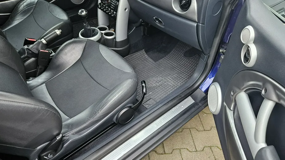 MINI Cooper -