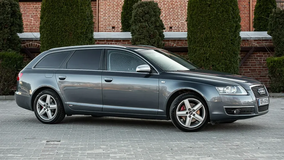 AUDI A6 -
