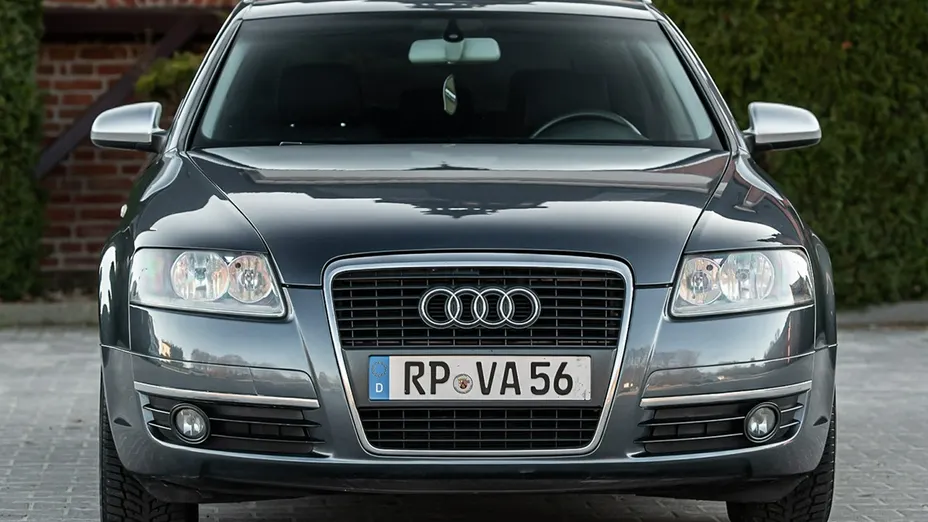 AUDI A6 -