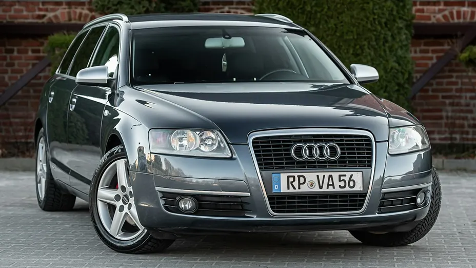 AUDI A6 -