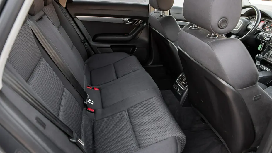 AUDI A6 -