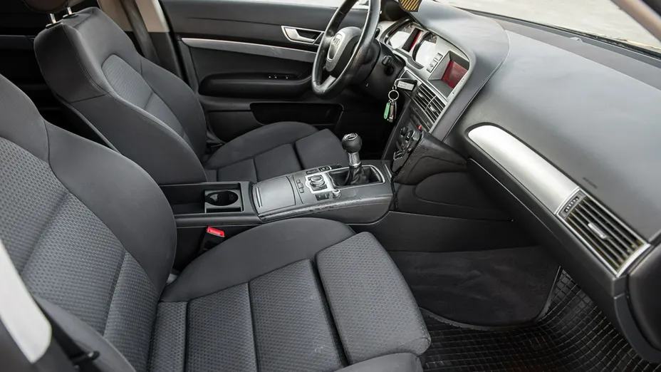 AUDI A6 -