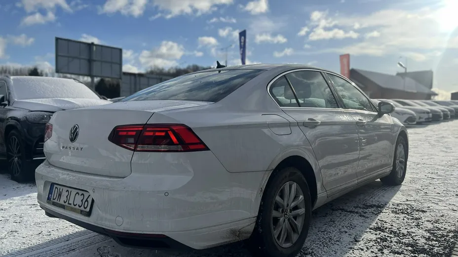 VOLKSWAGEN Passat -