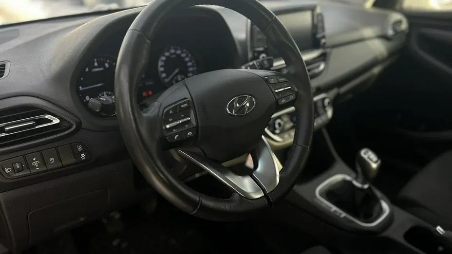 HYUNDAI i30 -