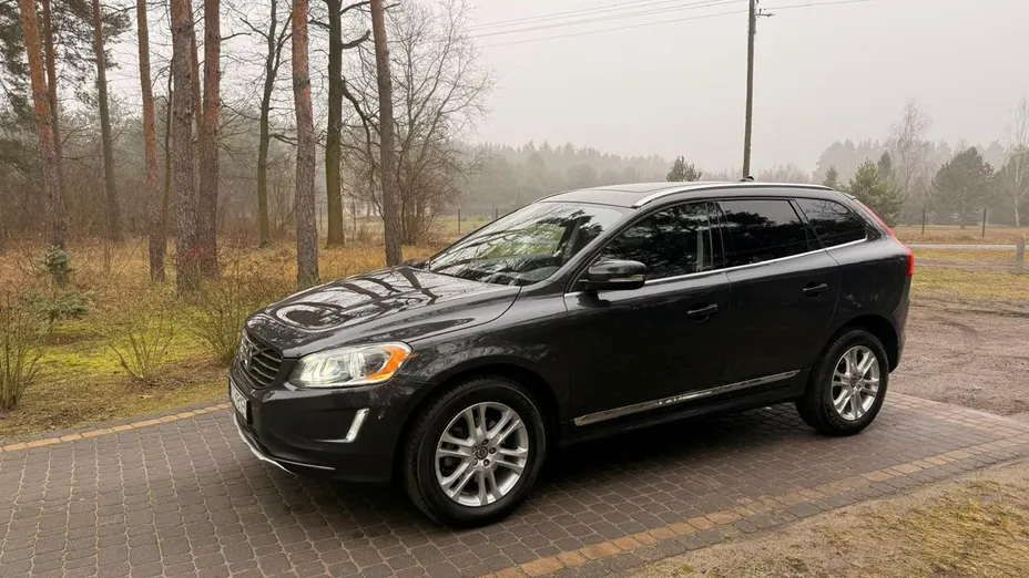 VOLVO XC60 -