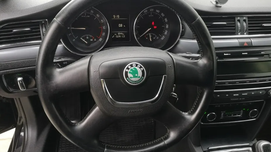 SKODA Superb -