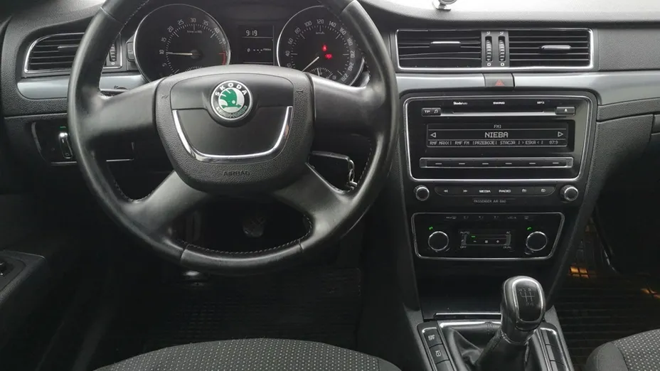 SKODA Superb -