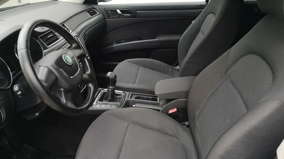 SKODA Superb -