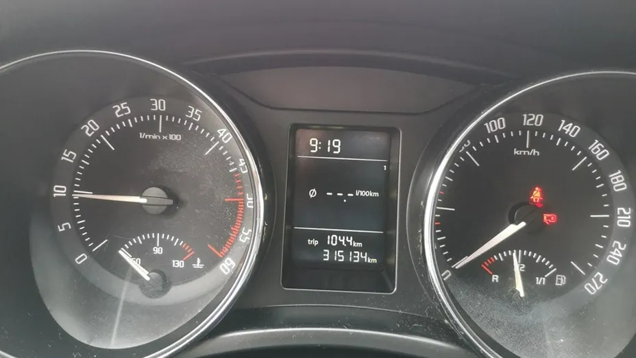 SKODA Superb -
