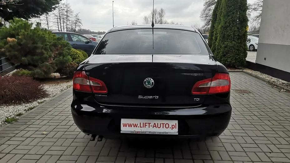 SKODA Superb -