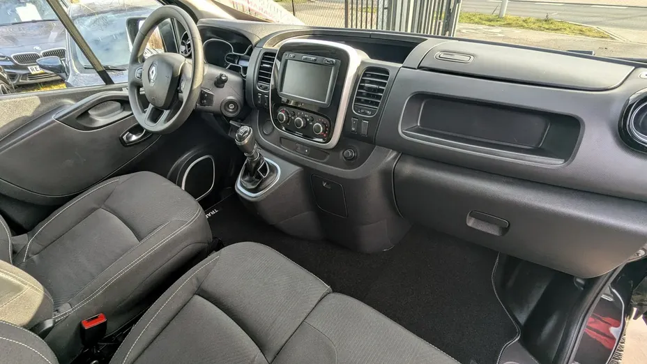 RENAULT Trafic -