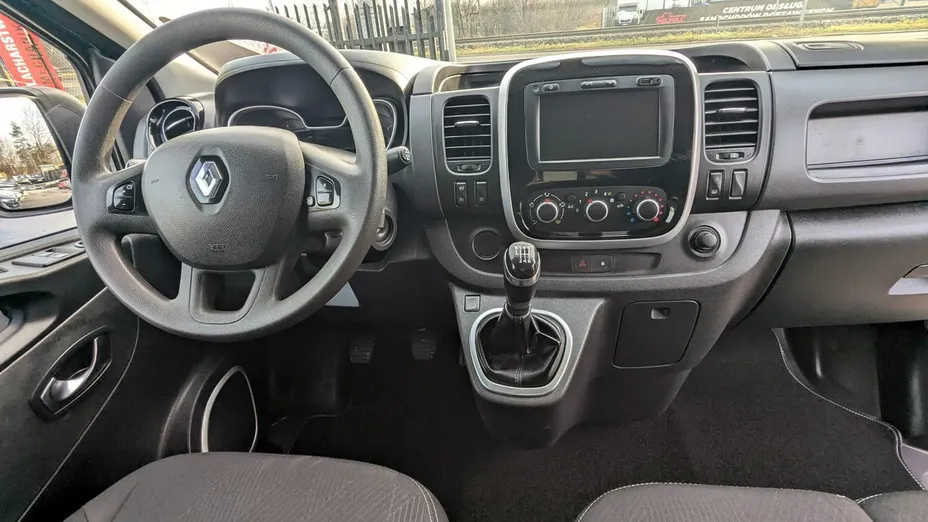 RENAULT Trafic -