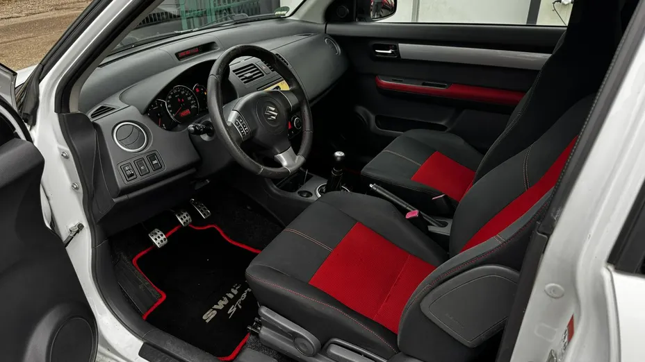 SUZUKI Swift -