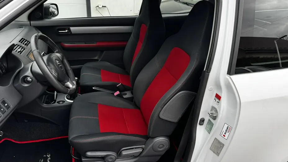 SUZUKI Swift -