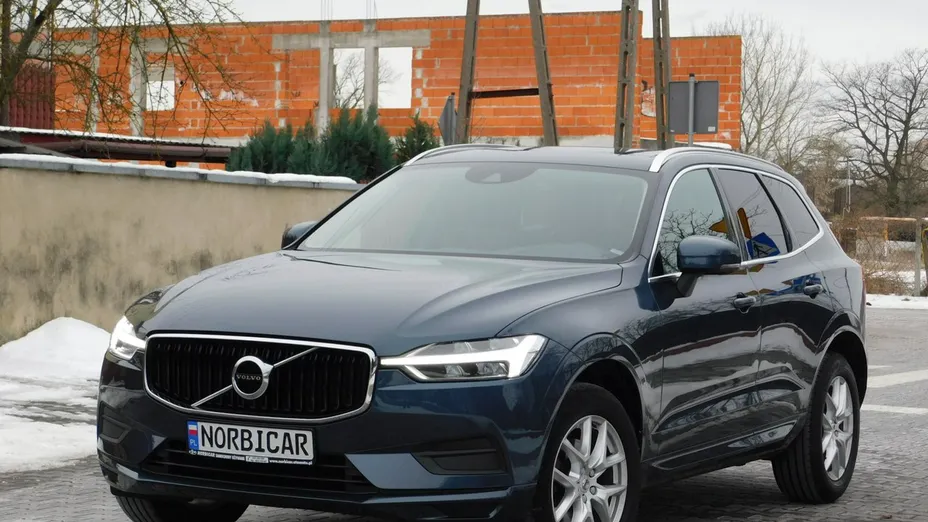 VOLVO XC60 -