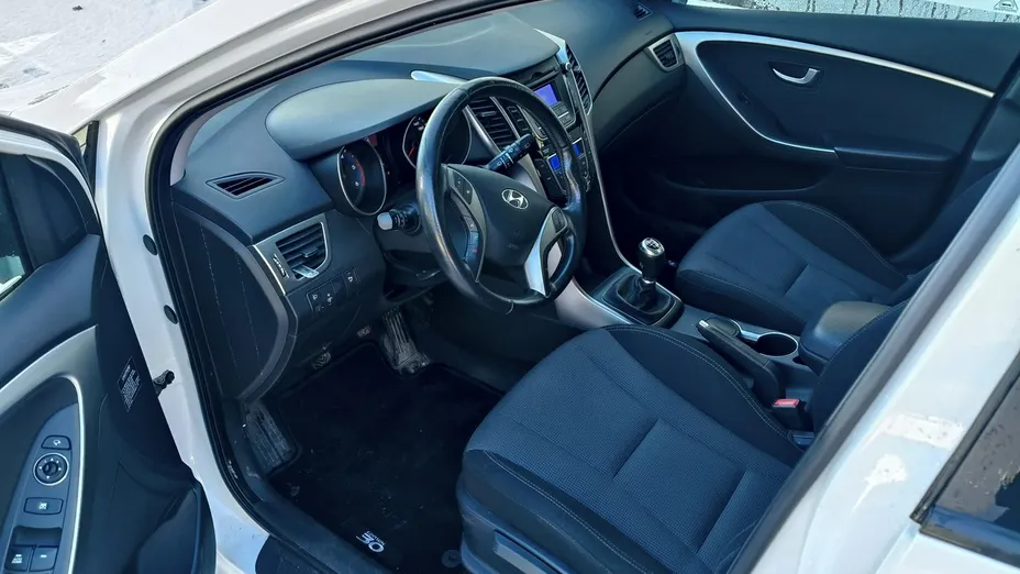 HYUNDAI i30 -