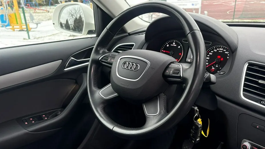 AUDI Q3 -