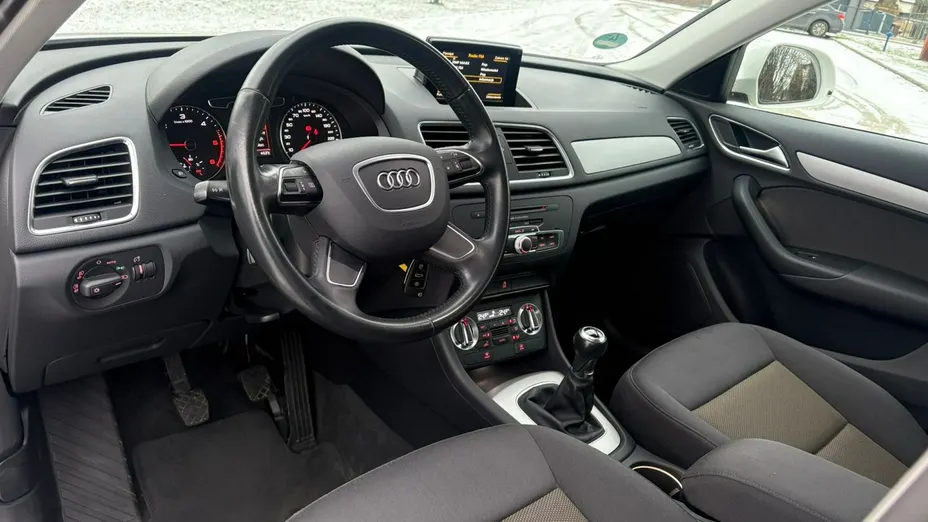 AUDI Q3 -