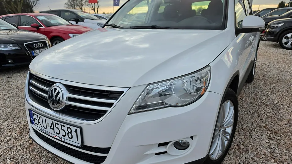 VOLKSWAGEN Touran -