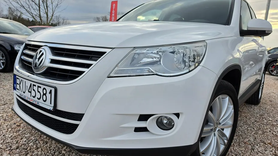 VOLKSWAGEN Touran -
