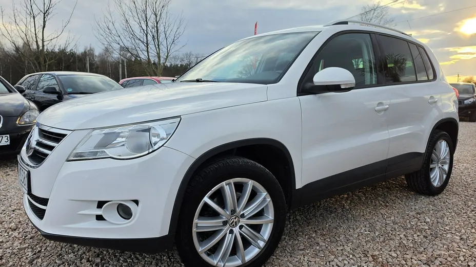 VOLKSWAGEN Touran -