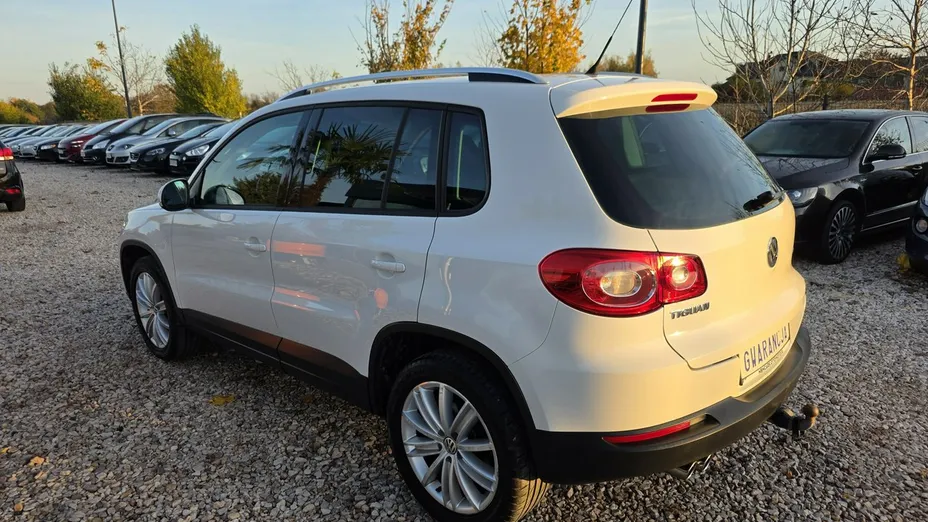 VOLKSWAGEN Tiguan -