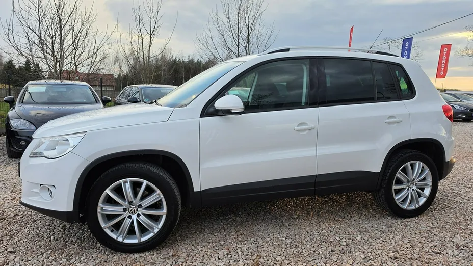 VOLKSWAGEN Touran -