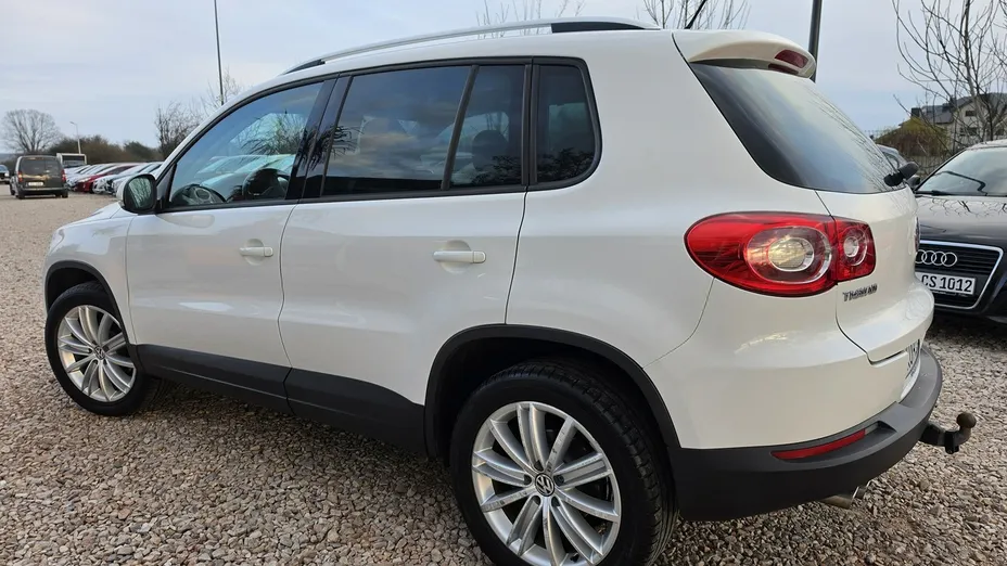 VOLKSWAGEN Touran -
