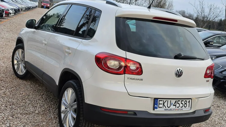 VOLKSWAGEN Touran -